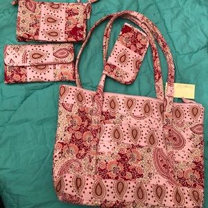 Lemon Hill quilted tote with 3 items